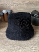 Torebka z filcu z kwiatkiem