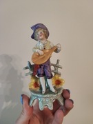 Wazonik figurka porcelana grajek
