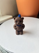 Figurka Miśia na tort z polewy czekoladowej