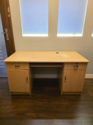 Biurko solidne / stół roboczy