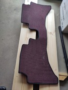 Używane dywaniki Eva w kolorze wiśniowym (burgundowym)