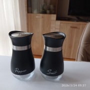 Pojemniki na sól i pieprz, solniczka, pieprzniczka 