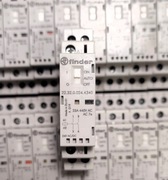 Finder 22.32.0.024.4340 stycznik modułowy funkcja Auto-On-Off używany