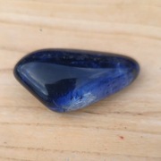 Sodalit piękny polerowany kamień półszlachetny waga 25,5 gram