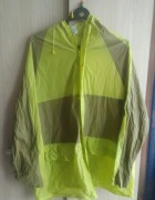 Oliwkowa kurtka przeciwdeszczowa na suwak i napy