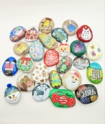 Kamienie ręcznie malowane kamyczki świąteczne ozdoby choinka bałwanek śnieg