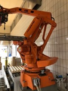 Paletyzacja .Robot ABB do paletyzacji z chwytakiem