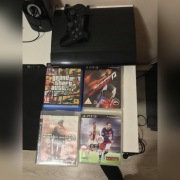PlayStation 3 / 1 pad / 4 gry / 16gb / 