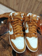 Buty sportowe firmy Nike model Dunk High SE 