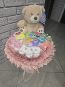 Bukiet z pampersów,  misia,  grzechotek. 