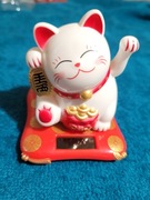 Maneki Neko kotek przywołujący szczęście 