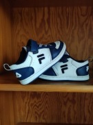 skórkowe sportowe sneakersy na rzep wiązane oryginalne  Fila dziecięce 