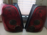 Tylne światła do Toyoty Avensis kombi z 2003 roku. W dobrym stanie.