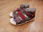 Sandały dziewczęce skórzane RenBut. Rozmiar 24.