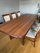 Stół rozkładany oraz 6 krzeseł w komplecie