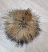 Pompon z jenota naturalnego