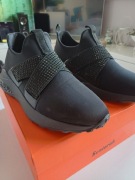 Czarne wsuwane sneakersy Seniorah z cyrkoniami roz. 39