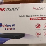 REJESTRATOR 5W1 HIKVISION iDS-7204HQHI-M1/XT