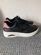 Buty Skechers Uno Court rozmiar 38,5