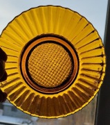 Sześć szklanych spodków/talerzyków w kolorze bursztynu 