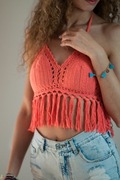 Szydełkowy crop top z frędzlami  Ażurowy letni S