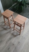 Nowe drewniane taborety - komplet 2 szt.