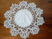 Gipiurowa serwetka śr.30