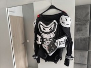 Ochraniacz zbroja buzer żółw kurtka Leatt 5.5 Body Protector L XL biały