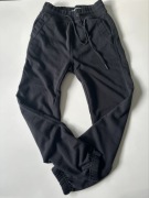 Bershka czarne spodnie dresowe r. XS