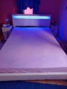 Łóżko podwójne z materacem i led