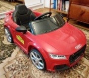 Samochód na akumulator Audi TT pilot