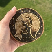 Ręcznie wypalana w drewnie ozdoba, podkładka, ornament - lis