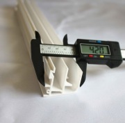 Prowadnica rolety remiflair w kamperze, przyczepie kempingowej.