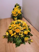 Stroik na grób, kompozycja na cmentarz, wiązanka z wazonem , zestaw.ST70K