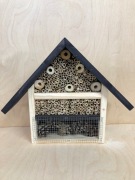 Hotel domek ul budka dla owadów pszczół murarek