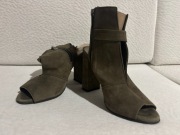 Buty na słupku obcasie Carinii skóra khaki
