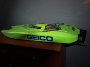 model RC łodzi Miss GEICO Zelos 36 Twin