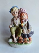 Figurka Dzieci na ławce z psem Porcelana biskwit 