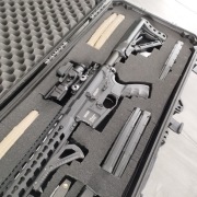 Zestaw Karabinek Predator, pistolet, walizka, optyka i inne 