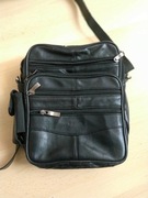 Torba na ramie skórzana listonoszka czarna. 26x22