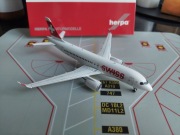 Metalowy model Bombardier CS100 SWISS 1:200 Herpa