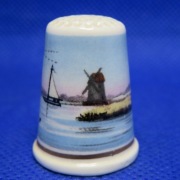 Naparstek Kolekcjonerski Porcelanowy Młyn Wodny Rzeka 