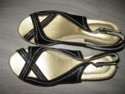 Safran Sandałki na koturnie rozmiar 38 