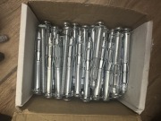 Kołki metalowe Molly 6x88 M8 39 sztuk