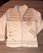 Biały sweter z cekinami i złotą nicią 146