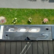 Emblemat logo znaczek Chrysler 300s 300 s Nowy Ciemny Grafit 