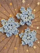 Śnieżynki 3D puchate na szydełku ozdoba na choinke Boże Narodzenie 3 szt