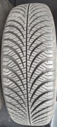 przedmiocie4 opony 165/70 r14 Goodyear wielosezonowe z felgami stalowymi