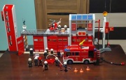 Remiza strażacka samochód gaśniczy plus helikopter Playmobile