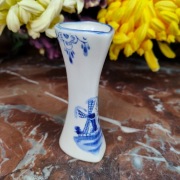 Ręcznie malowany niebieski wazonik z wiatrakiem - Serce - Delft Blue #3